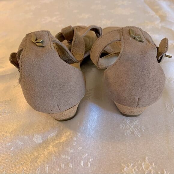 Kookaburra by Ugg Sandals Taupe Cork Wedge Stretch Straps Sz 7 Gorgeous - Picture 5 of 6